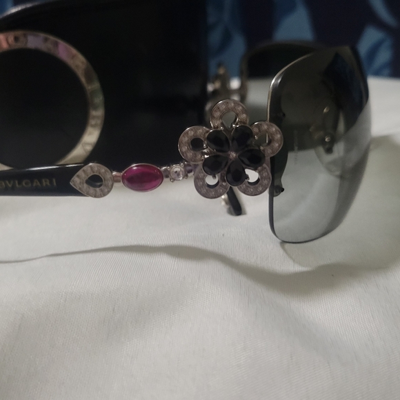 Brand new Bulgari sunnies Limted Edtion - Picture 7 of 12